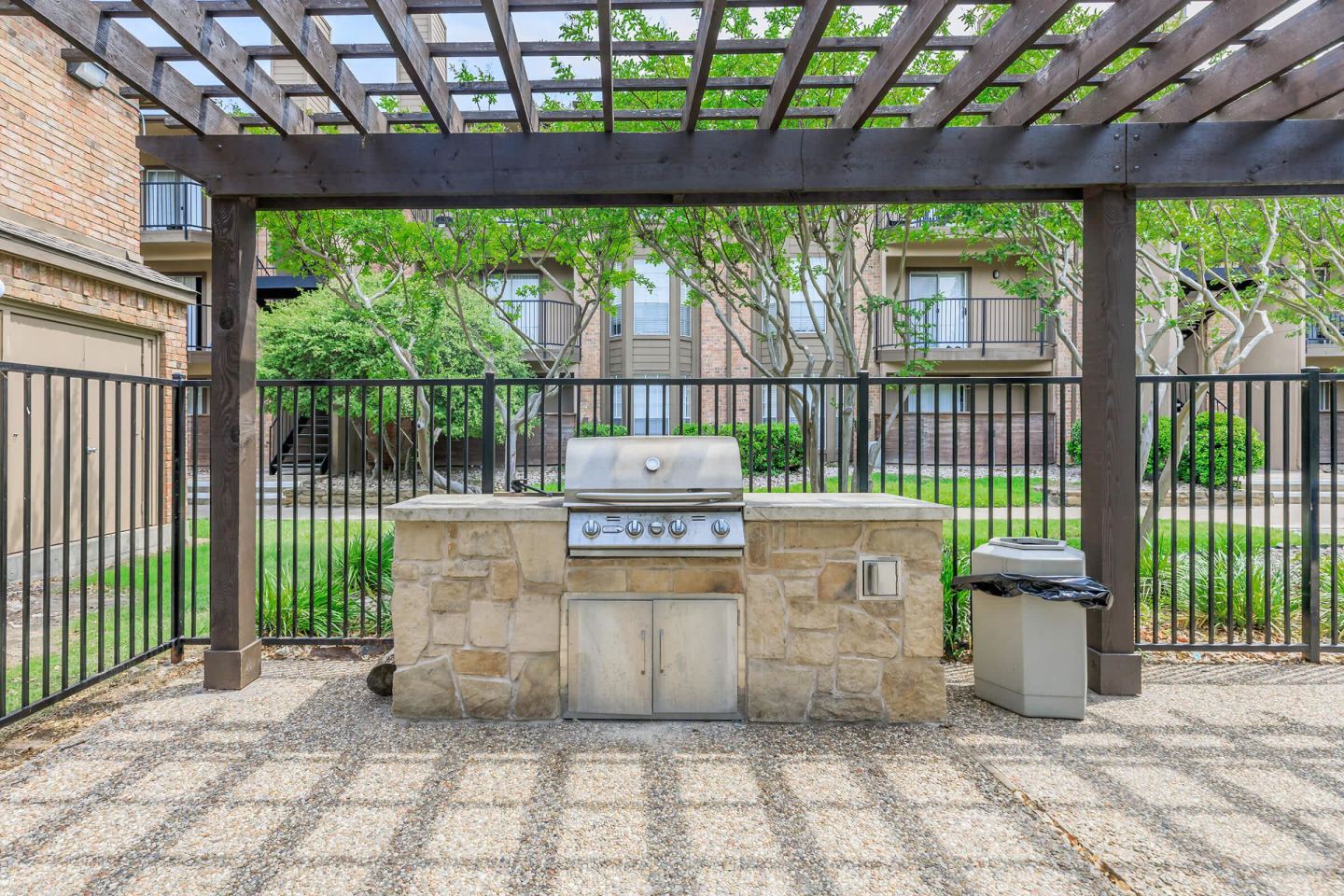 Frankford Flats Image 27