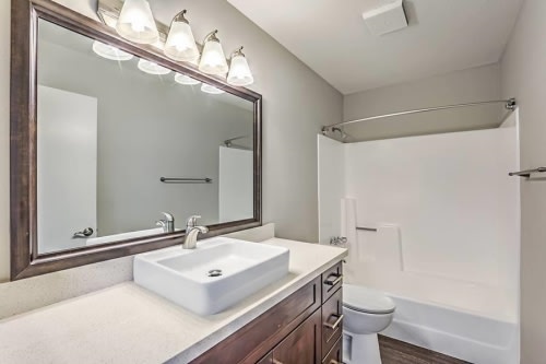 Del Amo Place Apartment Homes Image 12