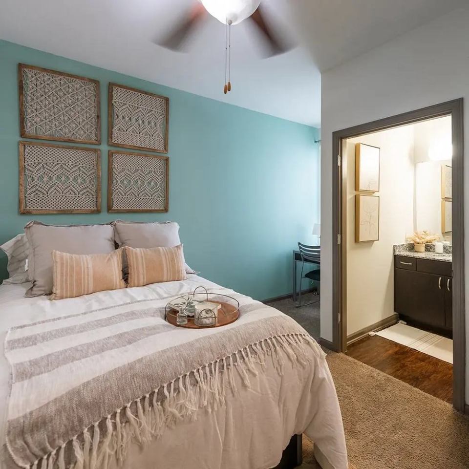 The Luxe on West Call - Student Housing Image 6