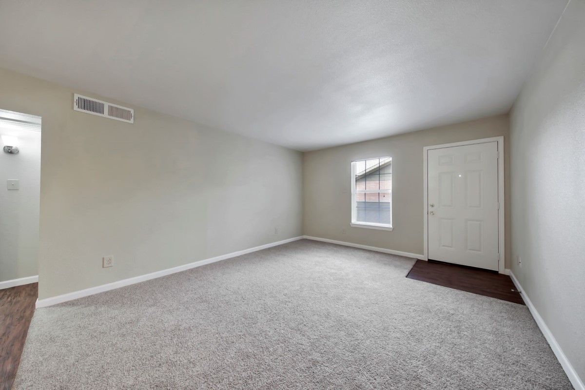 Pelican Pointe Image 9