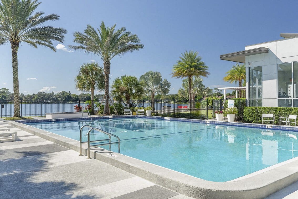 Lakeside Villas Image 15