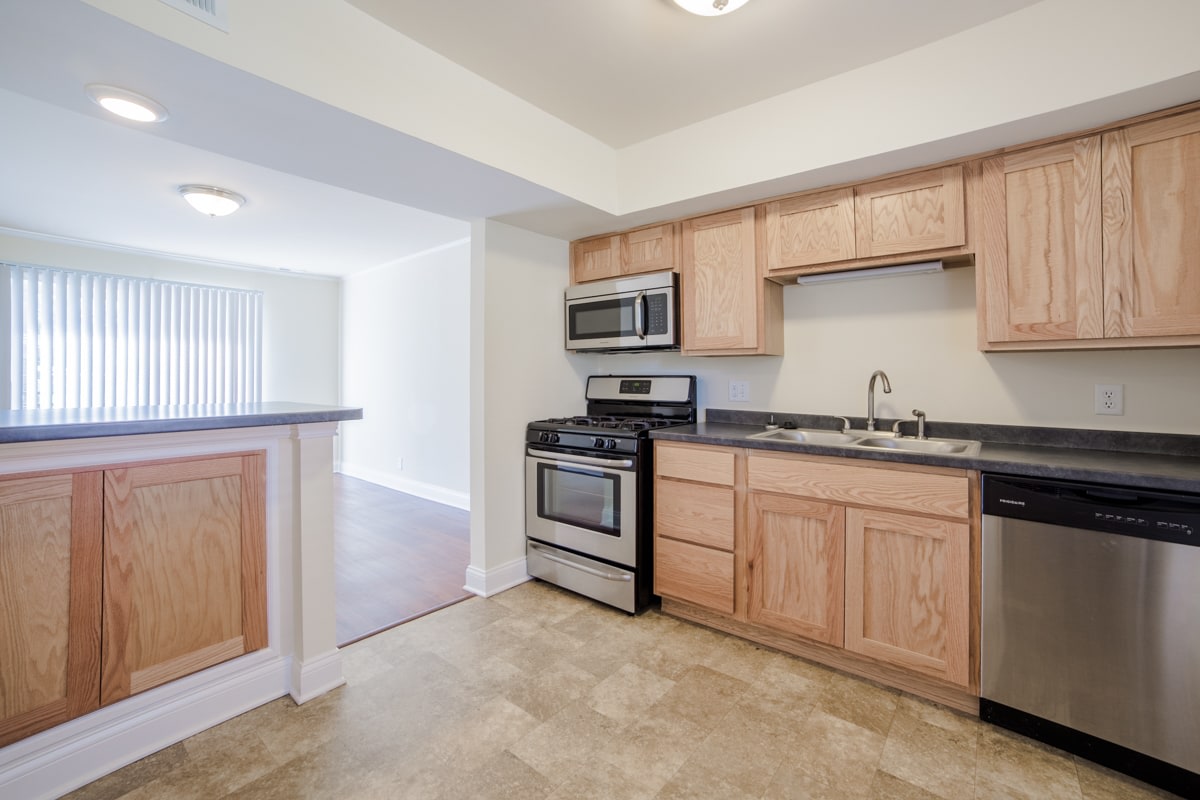 Indiana Flats and Townhomes Image 8