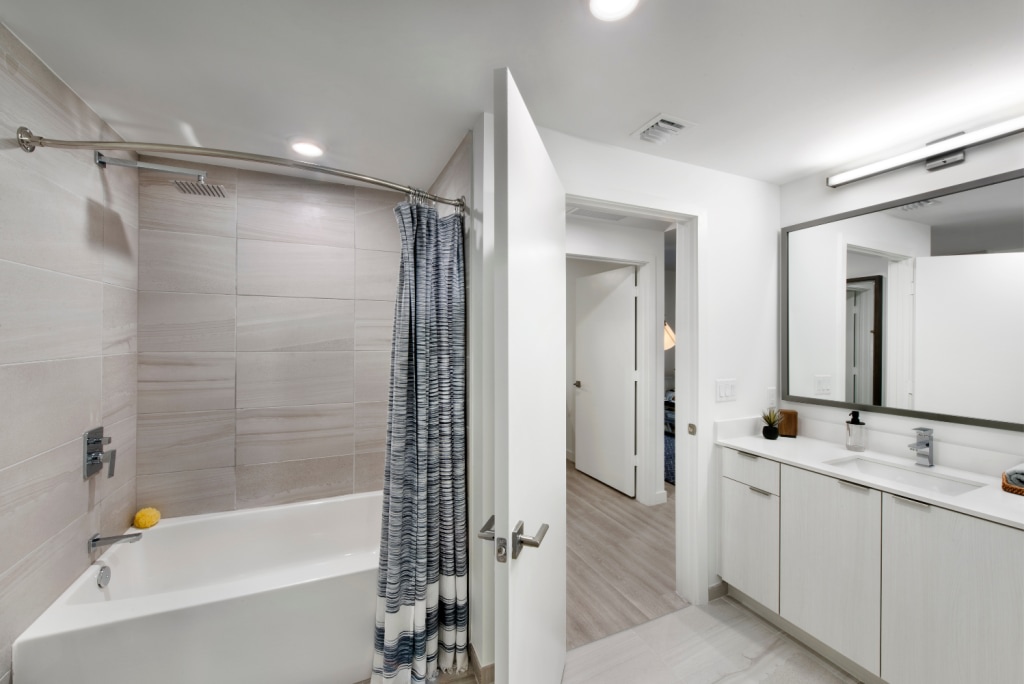 Riverland Apartments Image 17