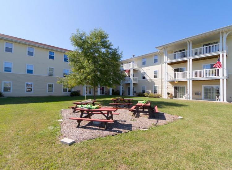 Francis Meadows - Senior Housing Image 15