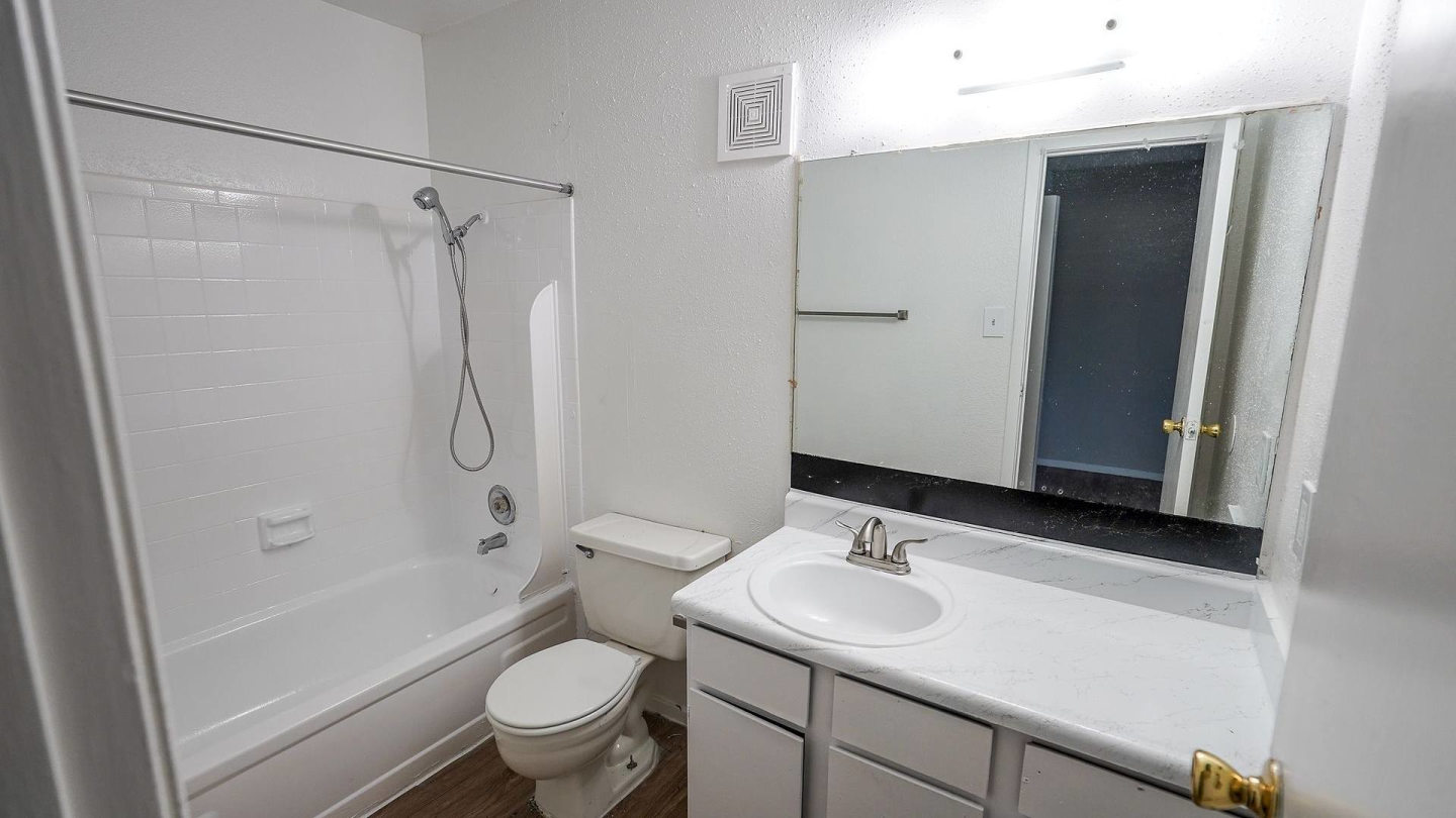 Trenton Place Image 44