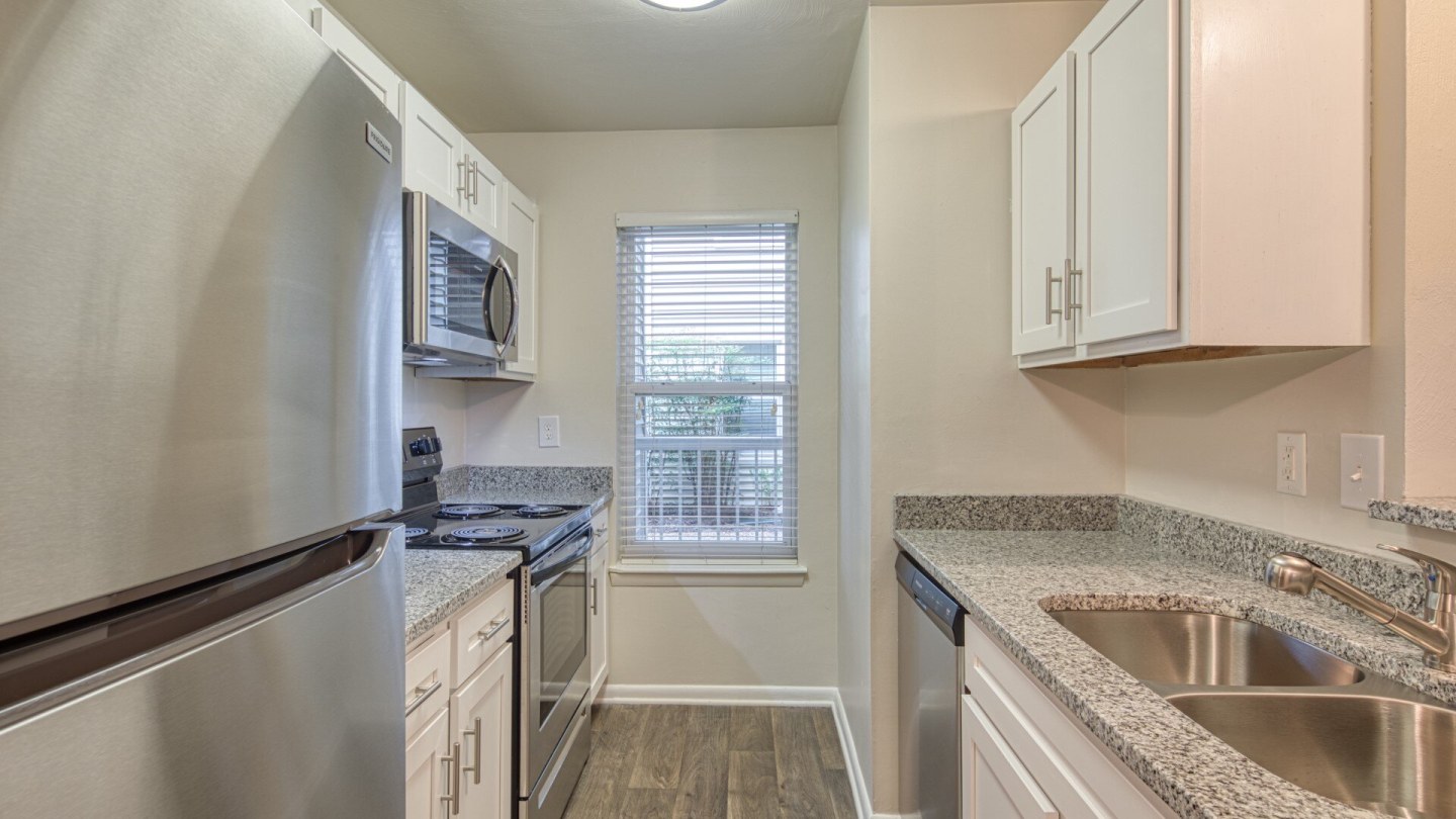 One Central Apartment Homes Image 7