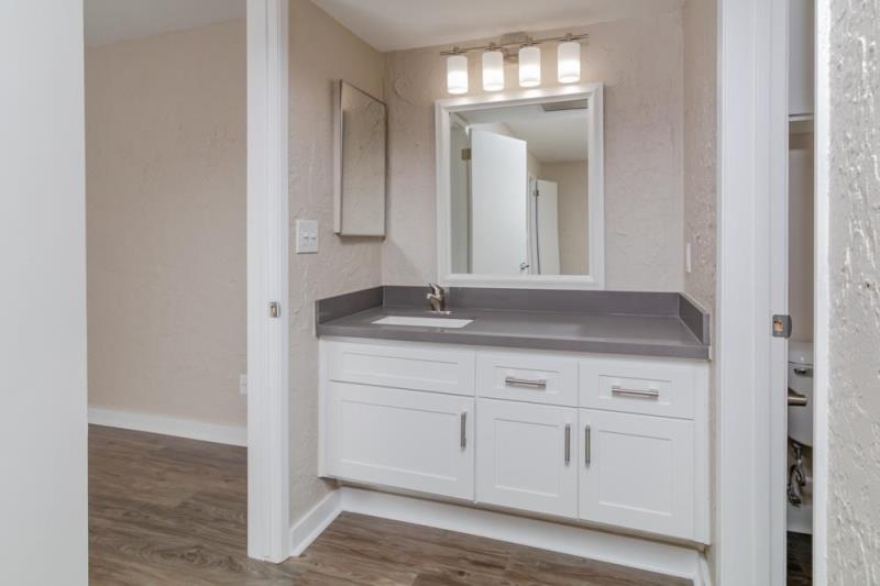 Mosaic at Western Apartments Homes Image 7