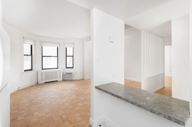 Midtown Apartments Image 2