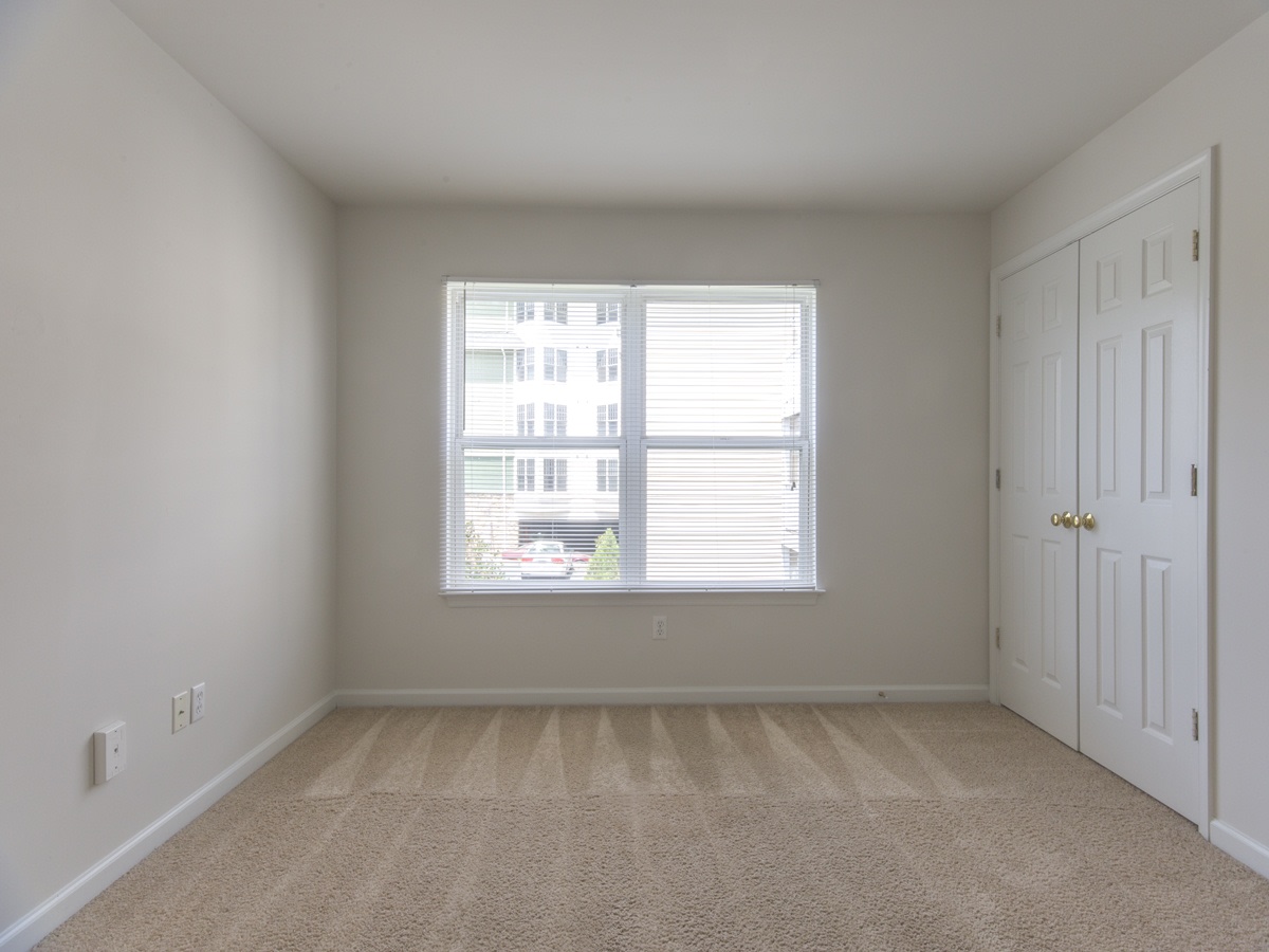 Wertland Apartments - Student Housing Image 7
