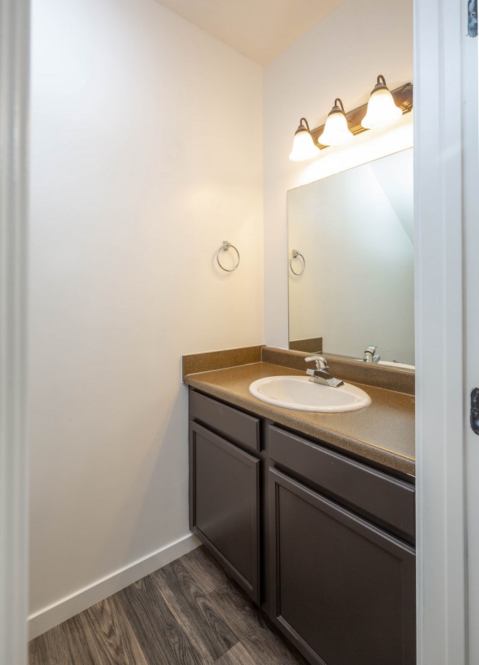 Wilshire Place Apartments Image 34