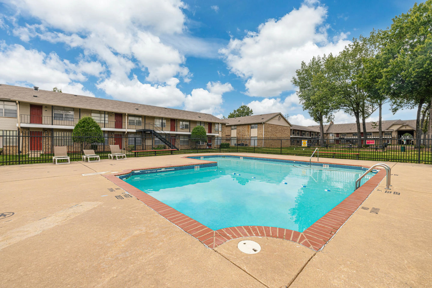 Luxe 30 Apartments Image 23