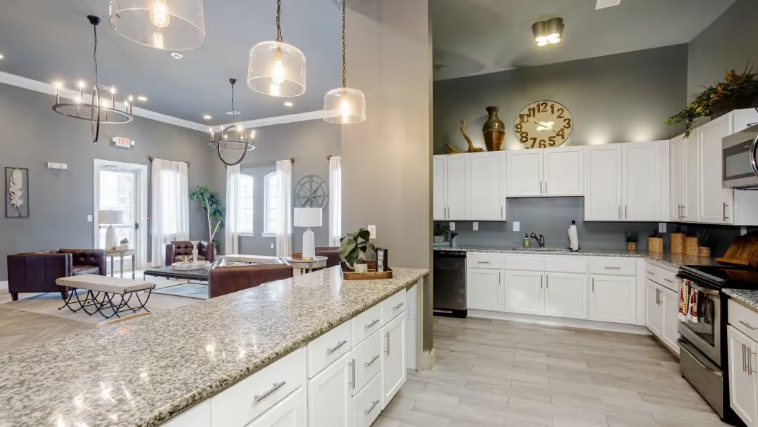 The Pointe at Five Oaks Apartments Image 16