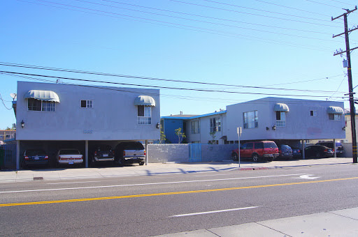 3249-3253 Marine Ave Image 1