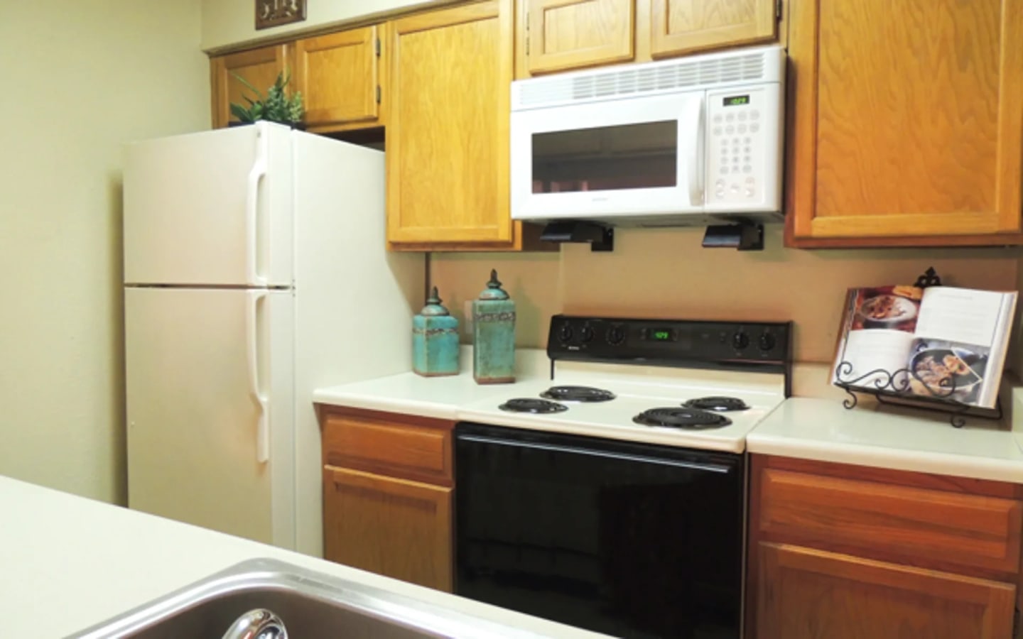 Sommerset Apartments Image 7
