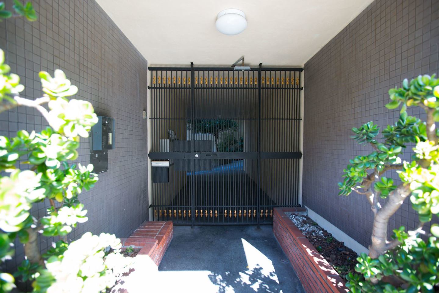 240 ST JOSEPH'S Image 2