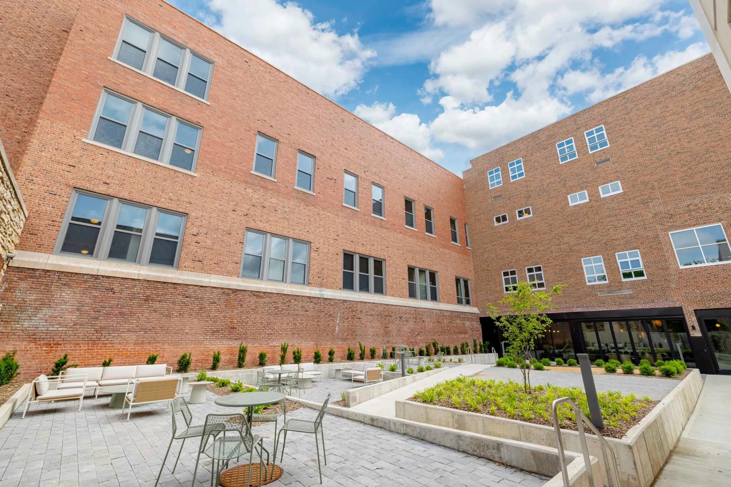 The Residences at Park 39 Image 22