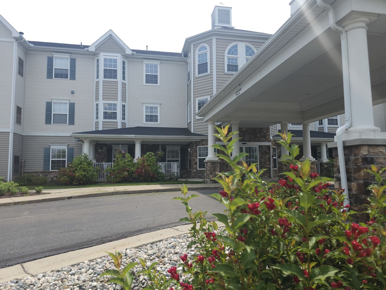 Oakhaven Manor - Senior Living Image 39