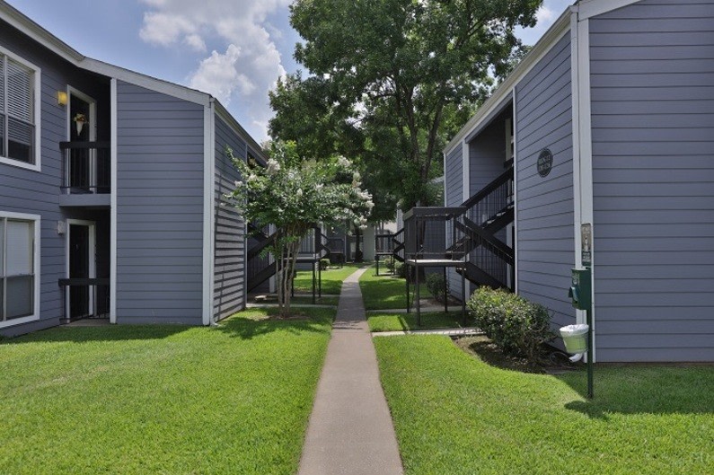 Lakewood Apartments Image 30