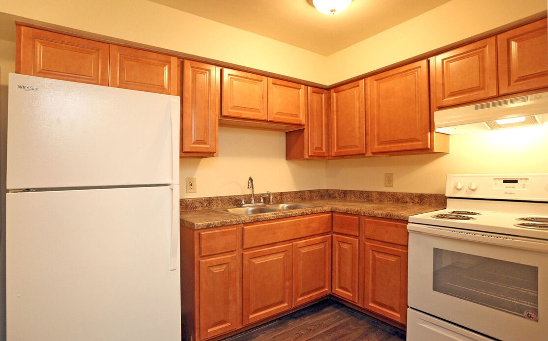 Pinewood Apartment Homes Image 3
