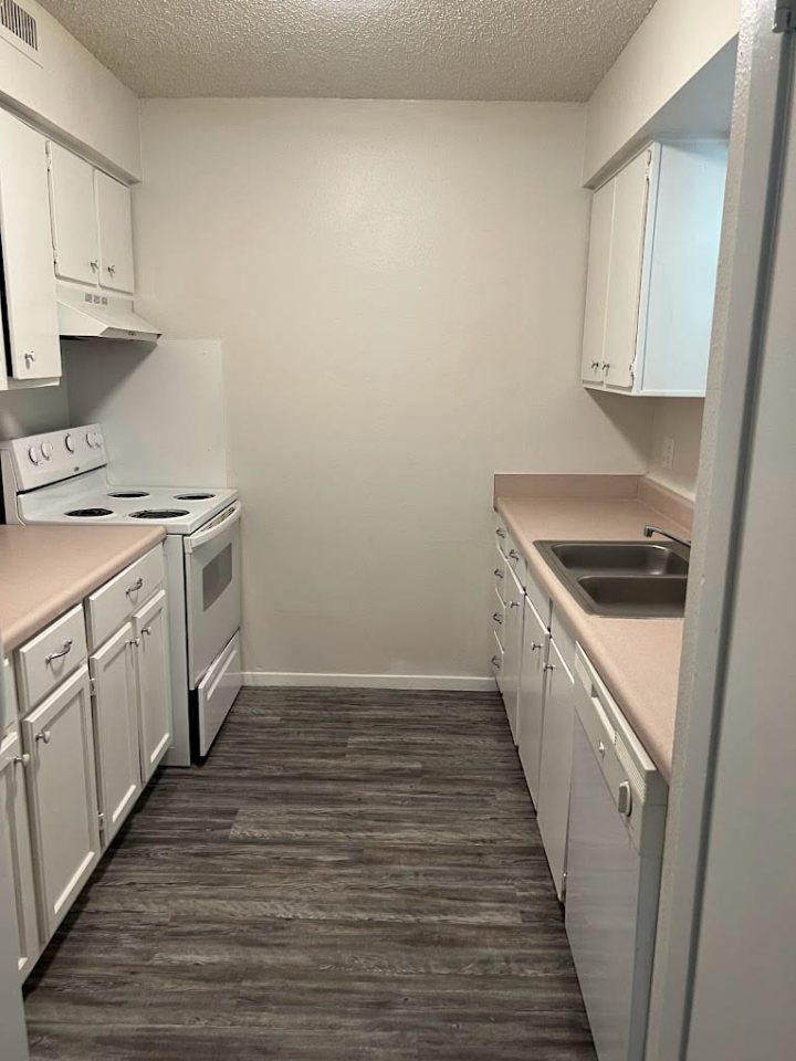 Bellaire Apartments Image 1