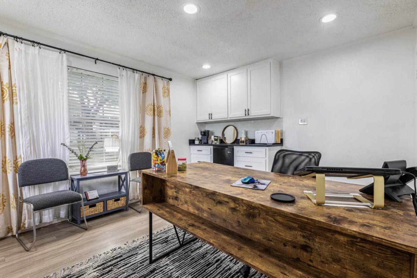Emerald Point Apartments Image 3