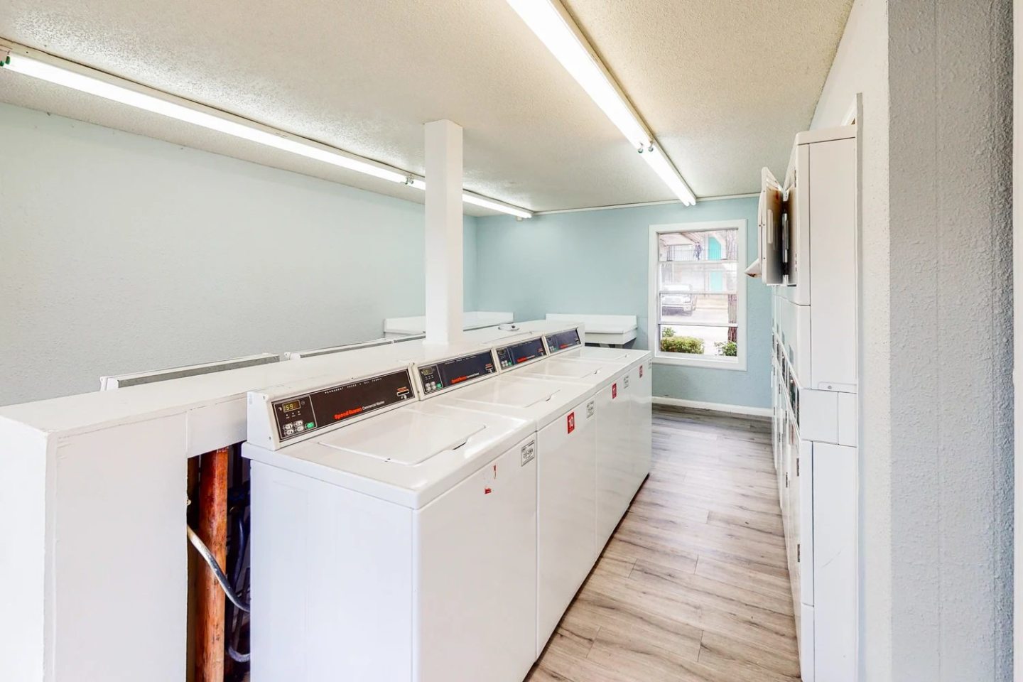 Luxe at Raleigh Apartments Image 30