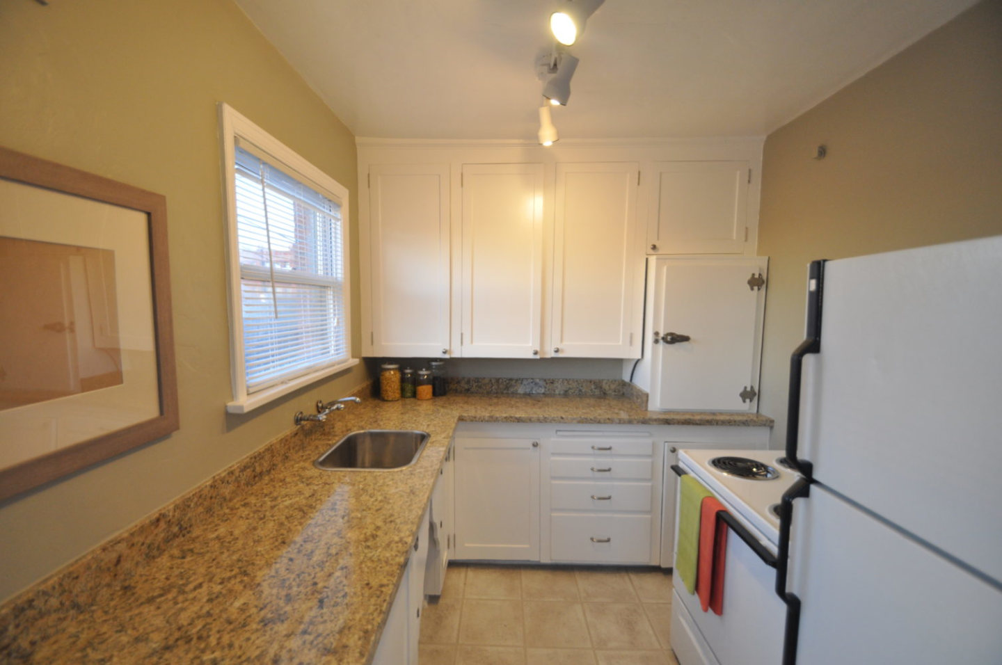 Gordon Apartments Image 1