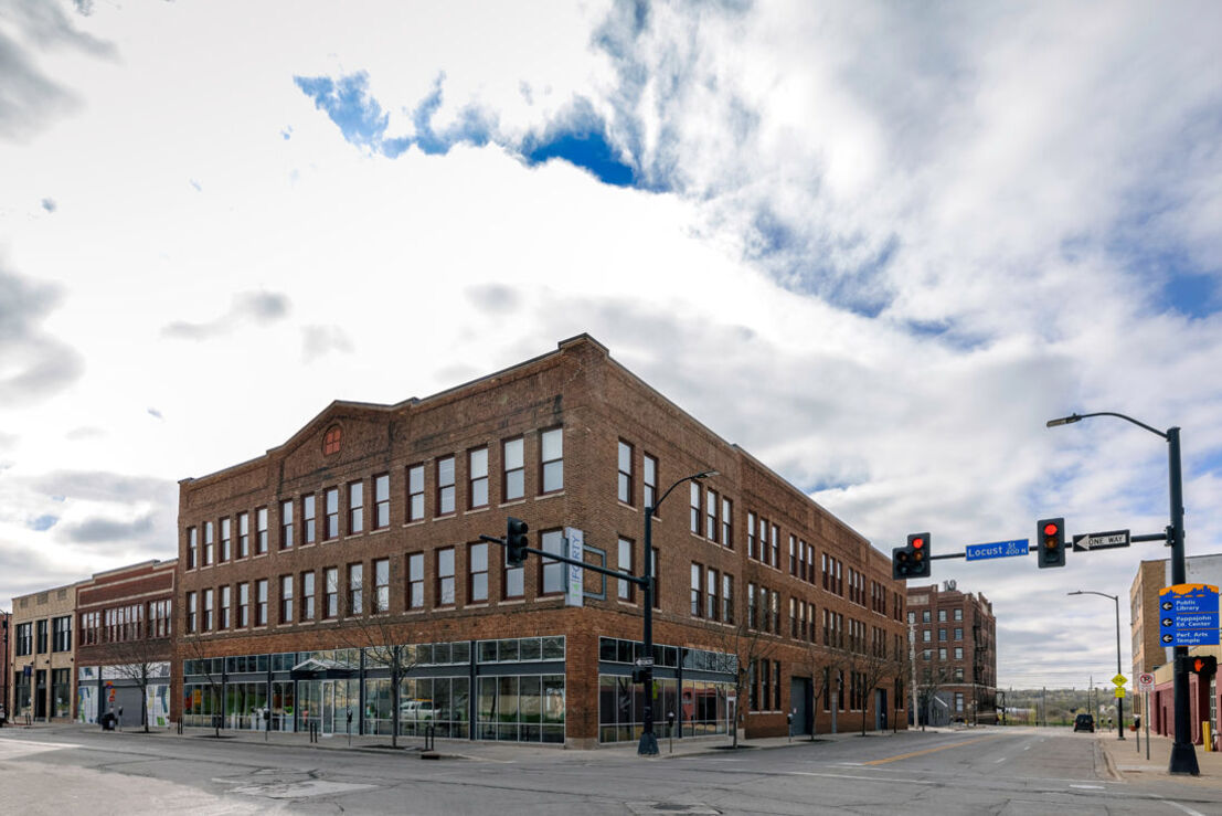 1440 Locust Image 26