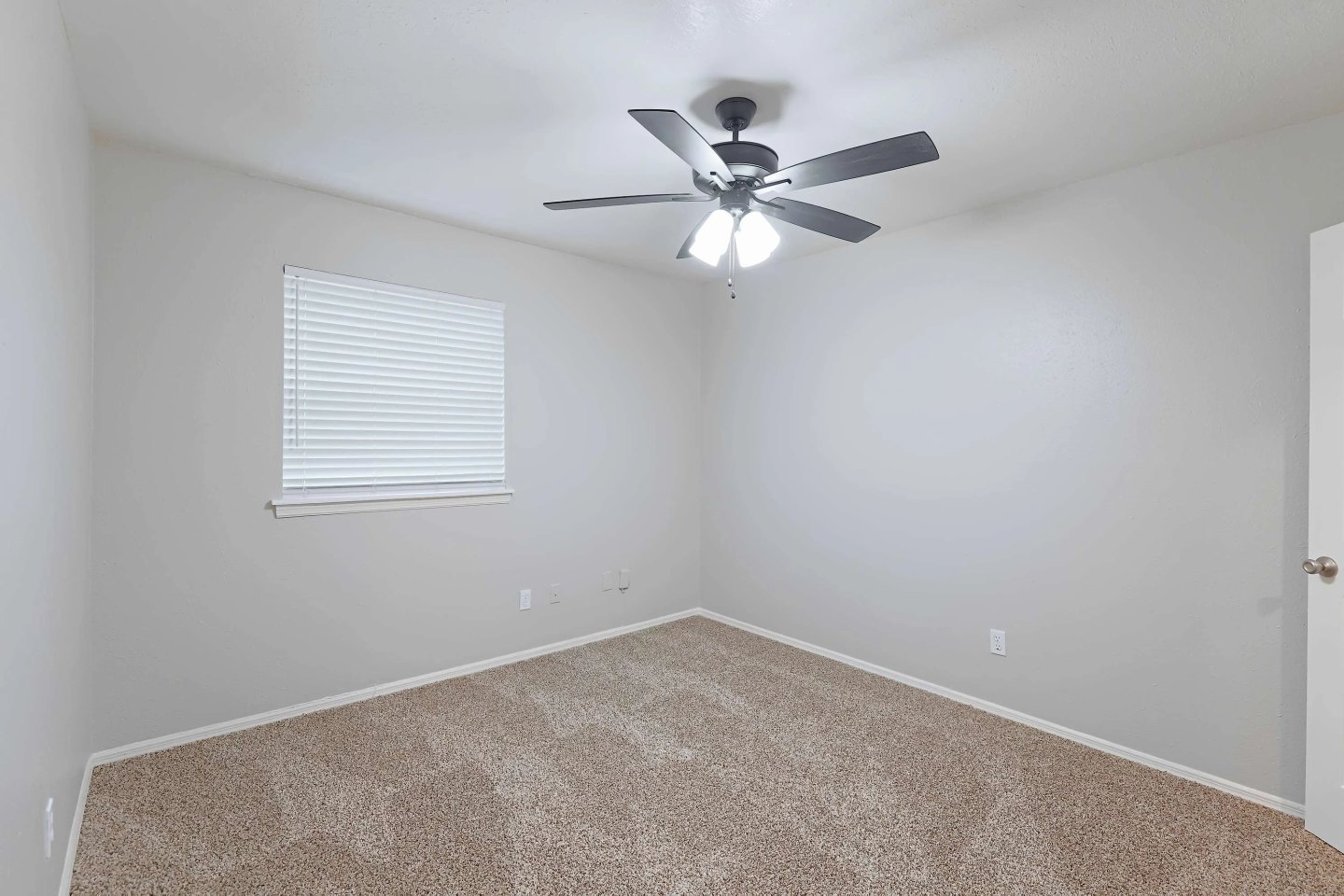 Luxe 30 Apartments Image 10