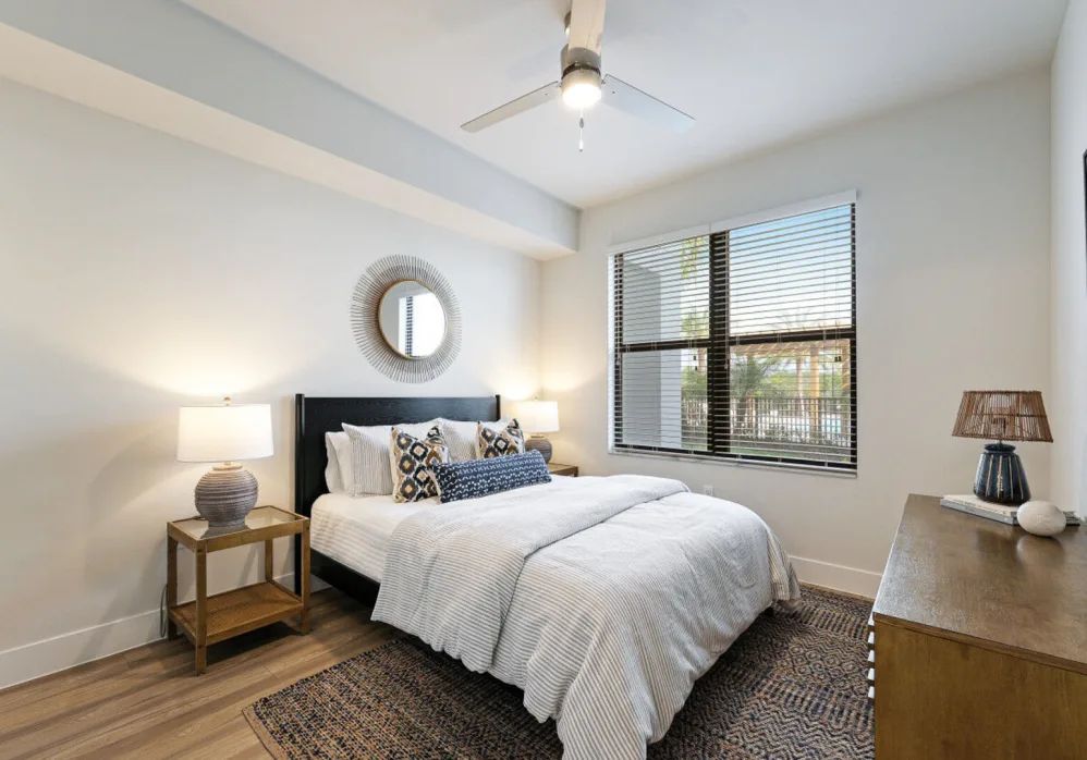 Mark Lane Apartments Image 9