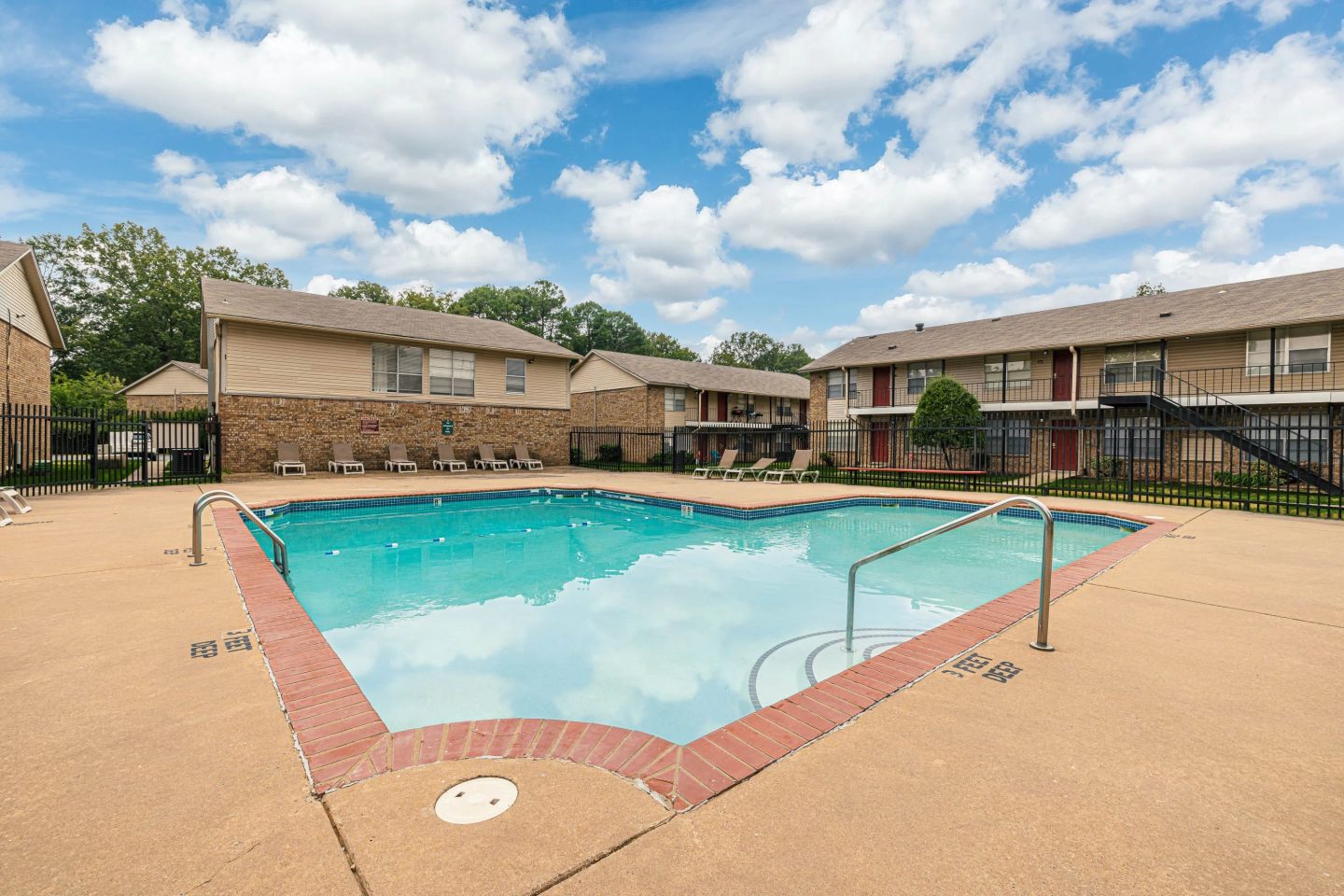 Luxe 30 Apartments Image 22