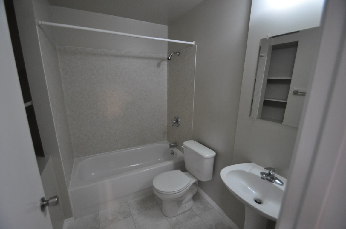 Towne Apartments Image 6