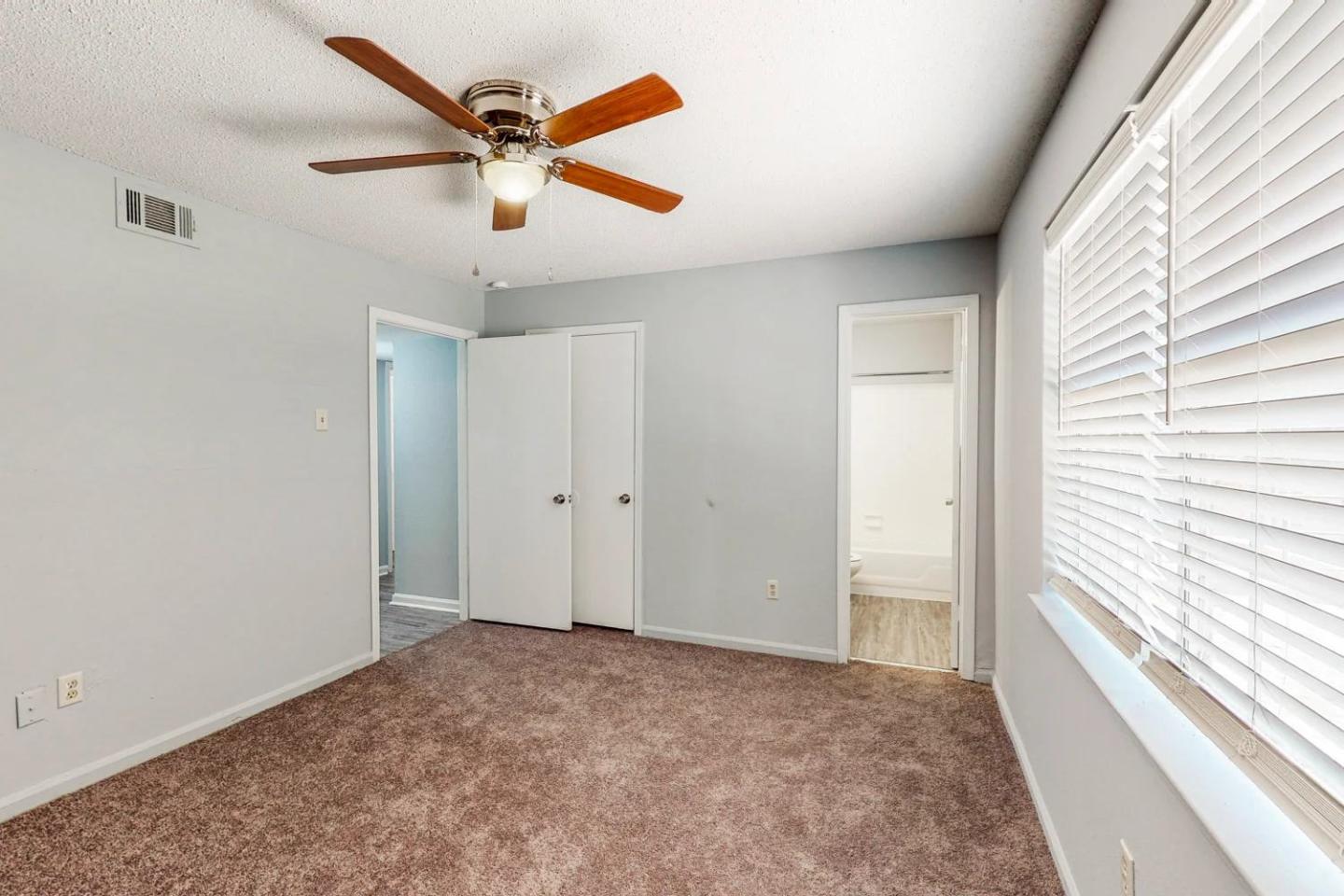 Luxe at Raleigh Apartments Image 24