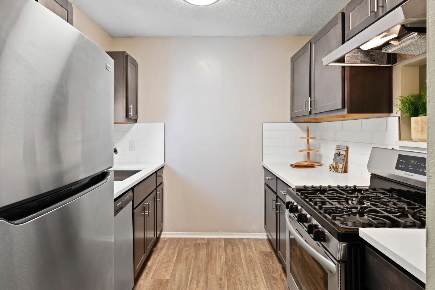 300 Riverside Image 12