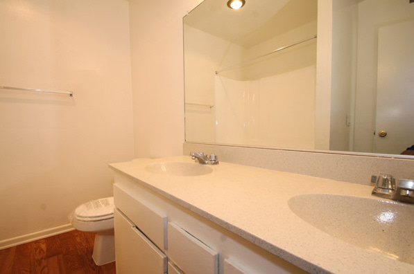 Colony Frontera Apartments Image 12