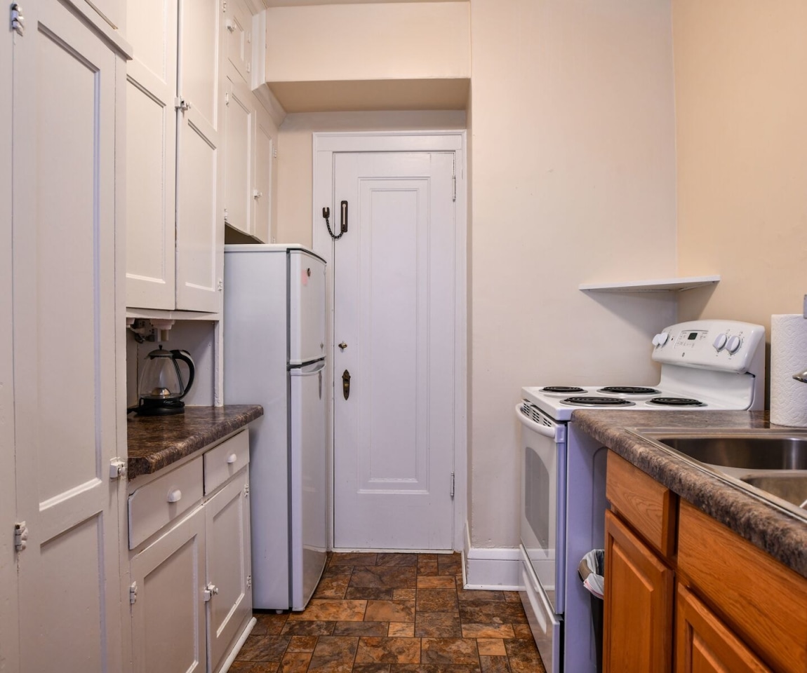 Hillside Apartments Image 9