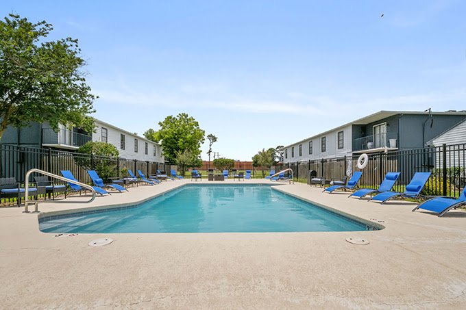 Bayberry Apartments Image 2
