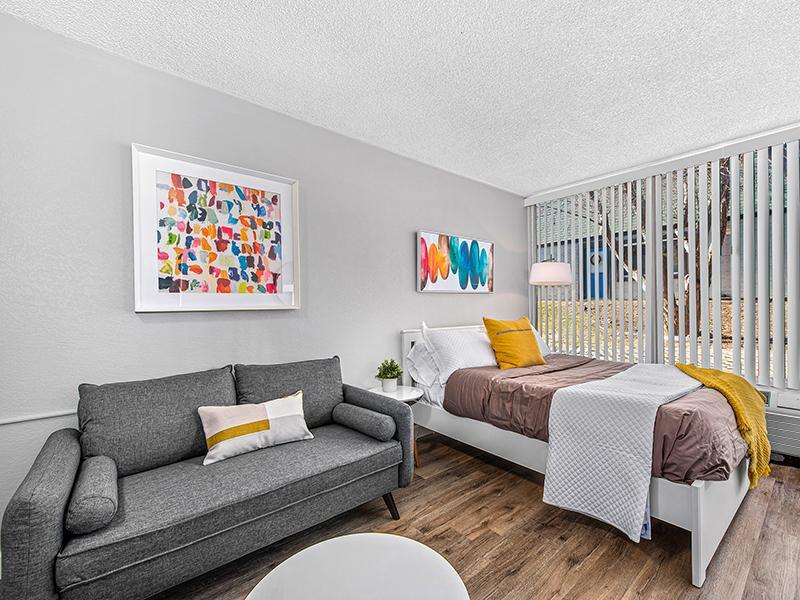The Incline Apartments and Studios Image 4