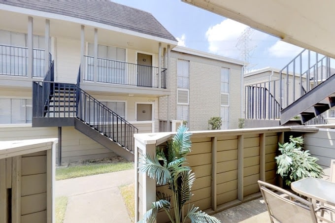 Northlake Manor Image 9
