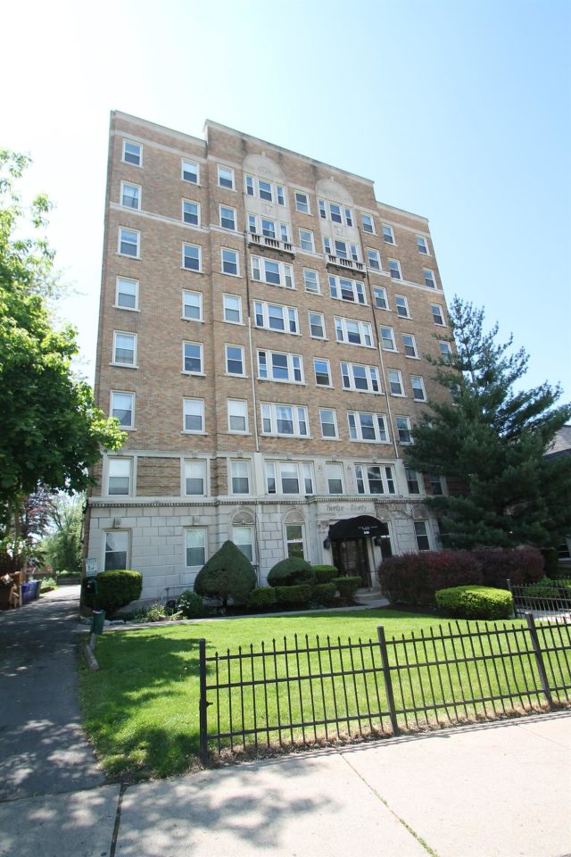 Gates Circle Image 20