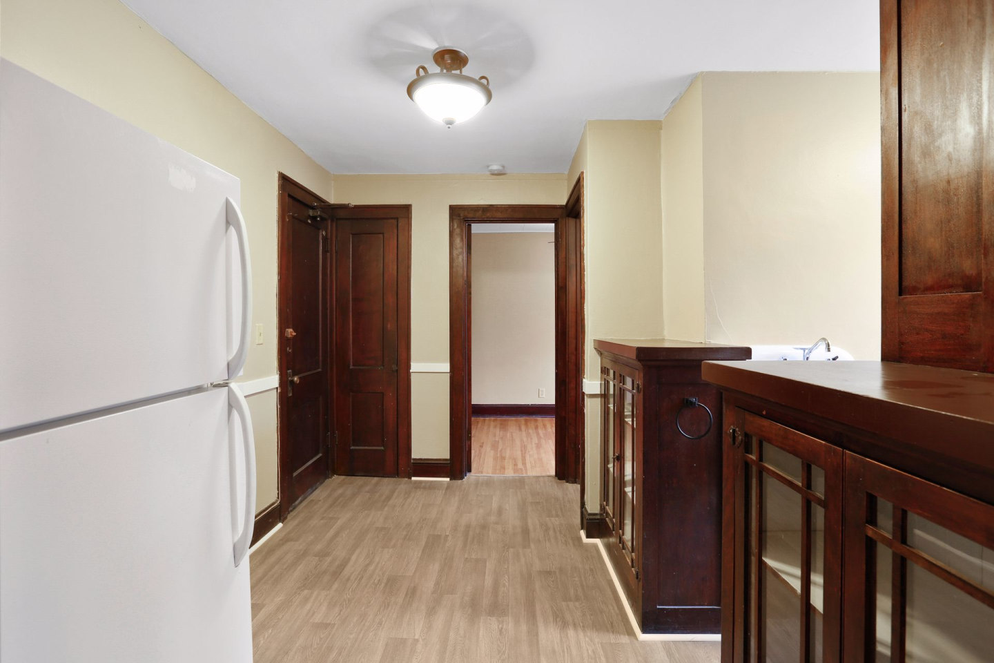 1598 Charles Avenue Image 12