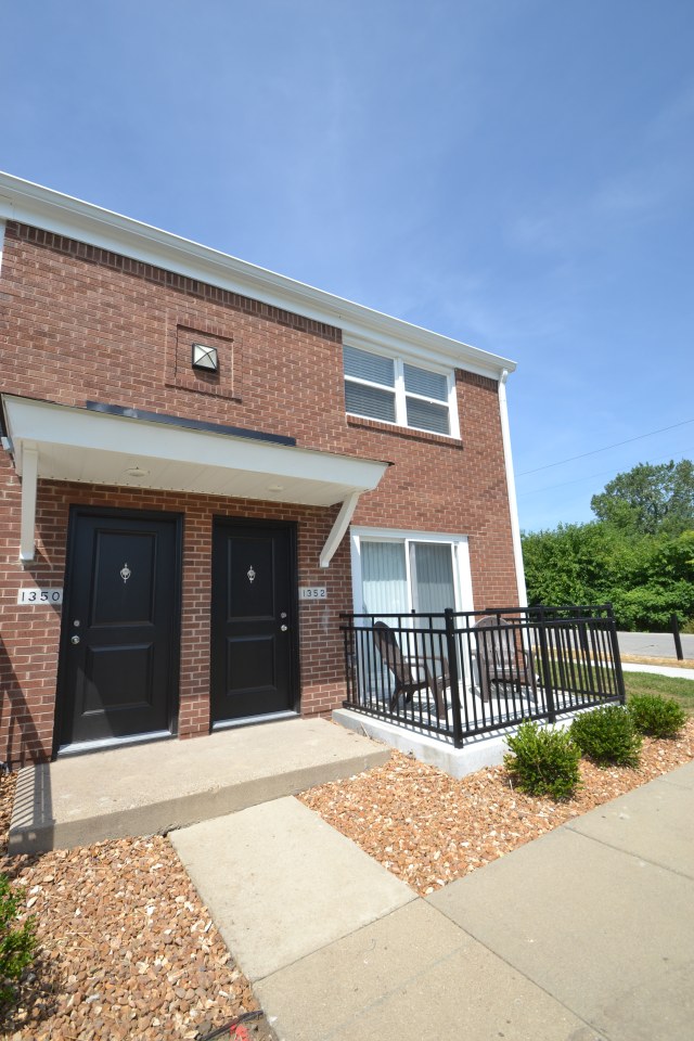 Indiana Flats and Townhomes Image 11