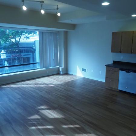 Yugo Seattle Lothlorien Image 35