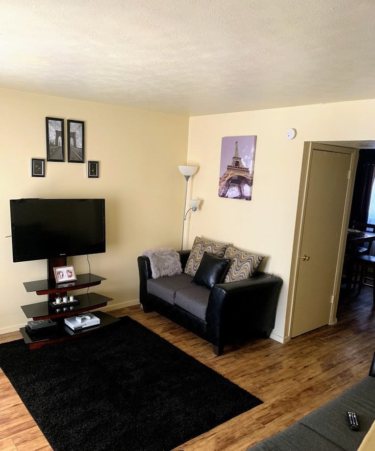 Regis Square Image 28