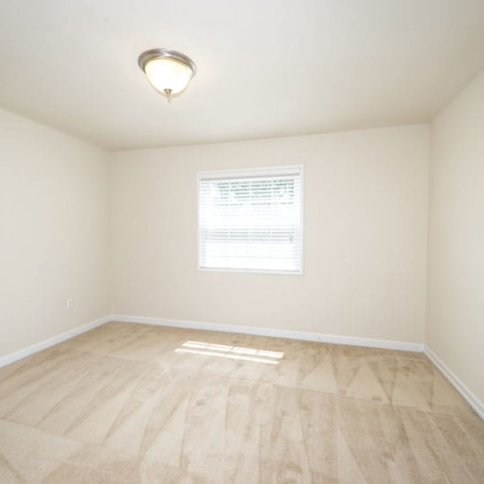 Eaton Square at Arlington Ridge Image 5