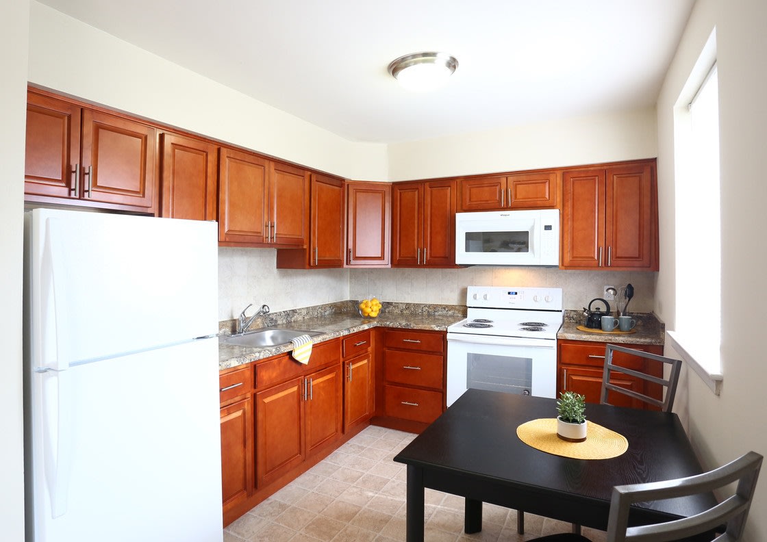 Highview Garden Apartments Image 1