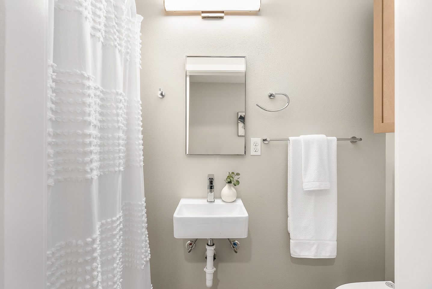 4029 Rainier Image 17