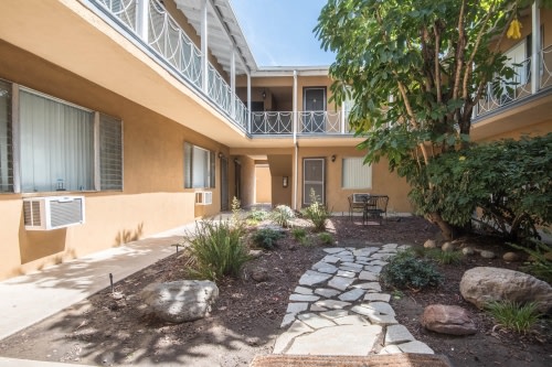 6326 Coldwater Canyon Image 2