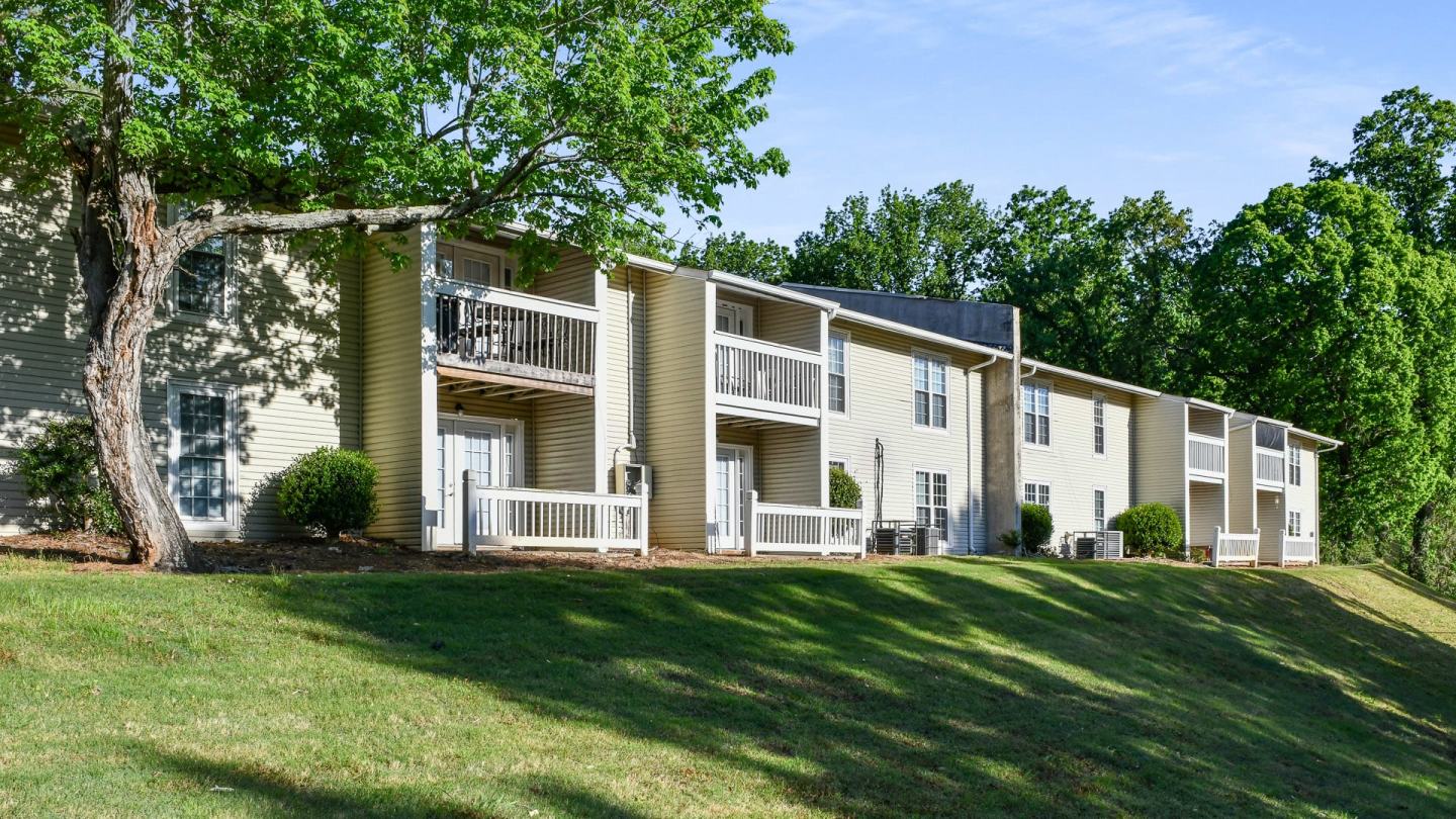 Premier Apartments Image 8