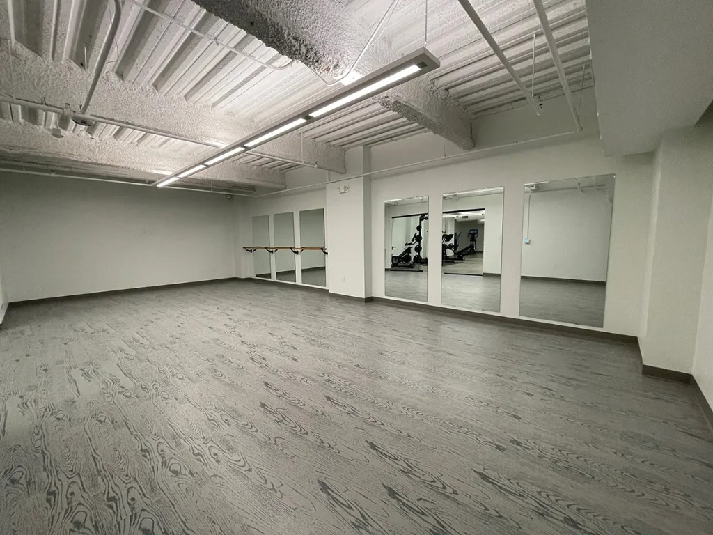 Red Oak at 409 Elm Street Image 16